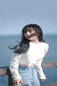 她，十八线女星，回家种地了