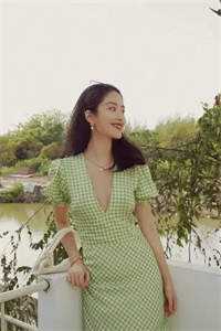 重生异界，迎面就是美女投怀送抱？