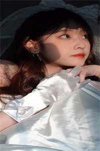 说我傍上老男人？姐可是有栋楼的女人