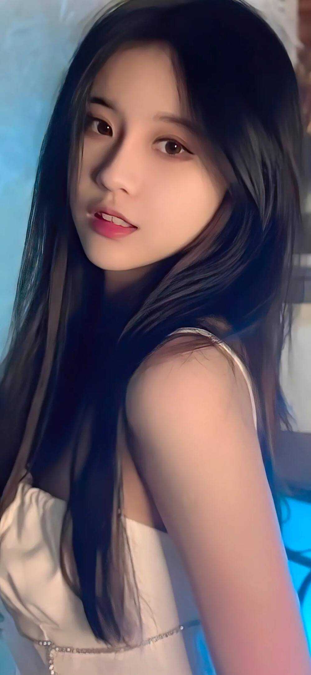嫁给穷小子后，她成了百亿富婆