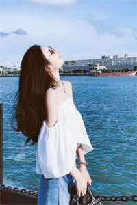 七彩桃树