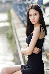 重生后，漂亮作精女神黏上我了