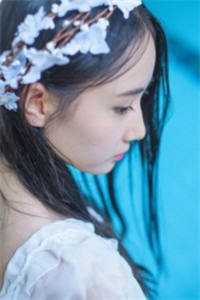 贵妃娘娘宫女出身，皇上偏宠着