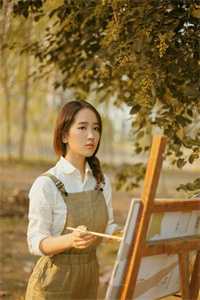 离婚后，夫人跟年下弟弟约会去了