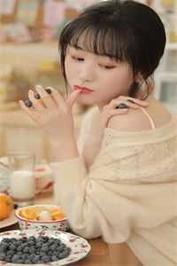 恶毒女配觉醒后，只想弥补小竹马
