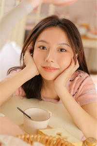 领证后，闪婚老公成了她顶头上司