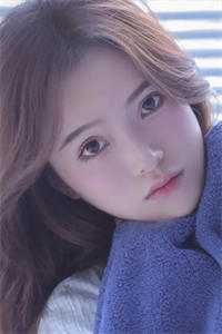 从老妇重回少女，她誓死不嫁侯府