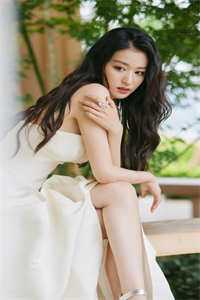 军婚甜蜜蜜：俏军嫂在八零赚麻了