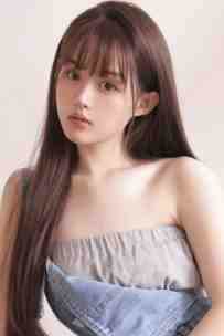 活成前任白月光后，她桃花朵朵开
