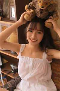 活成前任白月光后，她桃花朵朵开