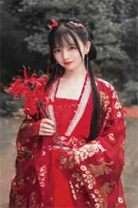 活成前任白月光后，她桃花朵朵开