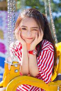 活成前任白月光后，她桃花朵朵开