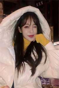 活成前任白月光后，她桃花朵朵开