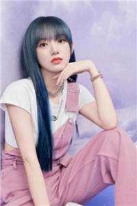 活成前任白月光后，她桃花朵朵开