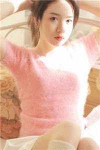 活成前任白月光后，她桃花朵朵开