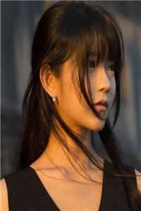 军婚撩人：倒霉女配高嫁清冷军官