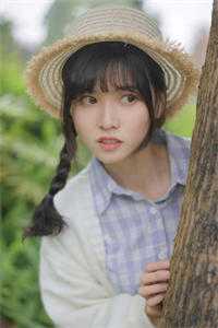 活成前任白月光后，她桃花朵朵开