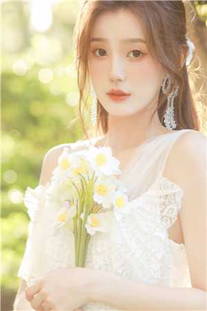 穿书后，她靠美食在八零乘风破浪