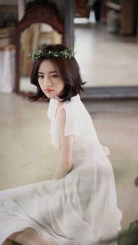 活成前任白月光后，她桃花朵朵开