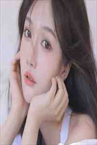 活成前任白月光后，她桃花朵朵开