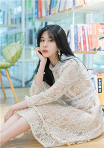 活成前任白月光后，她桃花朵朵开
