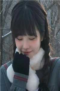活成前任白月光后，她桃花朵朵开