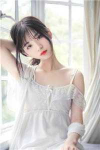 活成前任白月光后，她桃花朵朵开