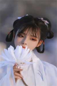 掌上齐眉
