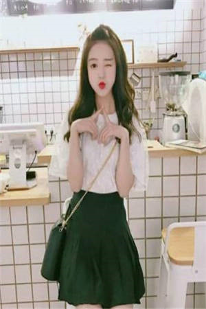 活成前任白月光后，她桃花朵朵开