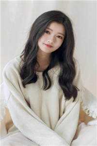 活成前任白月光后，她桃花朵朵开