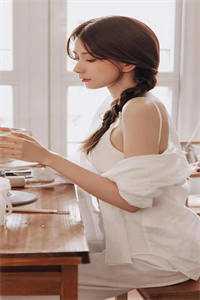 说好要杀我，女帝却躺进了我怀里