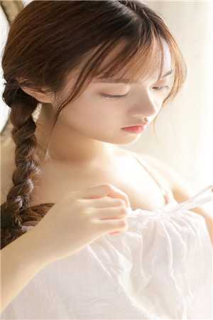 活成前任白月光后，她桃花朵朵开