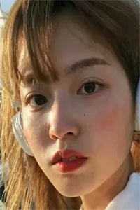活成前任白月光后，她桃花朵朵开