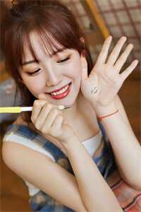 活成前任白月光后，她桃花朵朵开