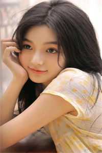 活成前任白月光后，她桃花朵朵开
