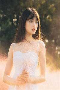 菲菲抢了你的风头嫉妒