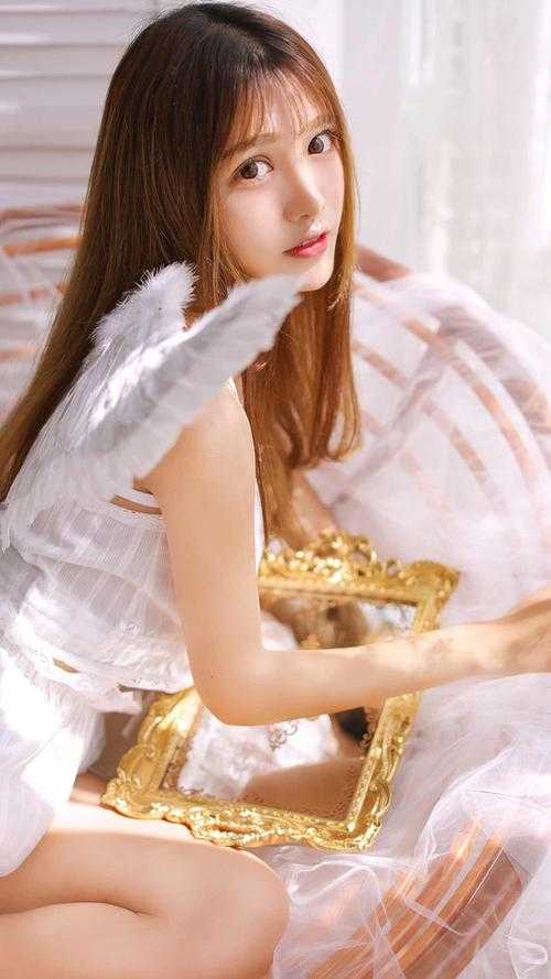 活成前任白月光后，她桃花朵朵开