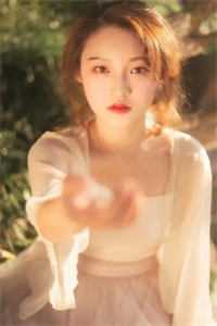 养成呆萌校花后，白月光急哭了