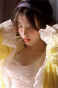 穿成炮灰女配后，我当了三年半舔狗