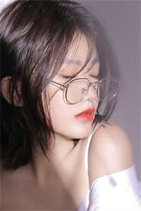 带着女儿入宫后，她成了宫斗冠军