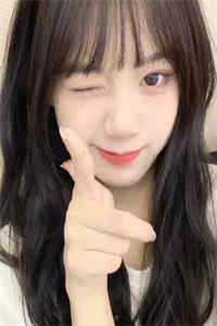 摸师兄后，我发现她女扮男装的秘密