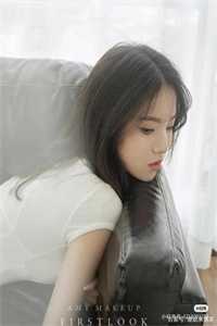 穿越后，我成了先天女装圣体