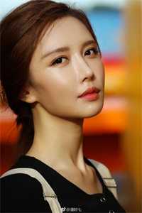 养了反派女儿后，他不黑化了