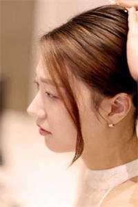 取我灵根给女主？白月光当的真窝囊