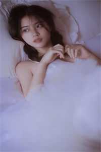 刚离婚，女大佬就叫我老公