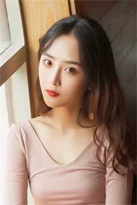 活成前任白月光后，她桃花朵朵开
