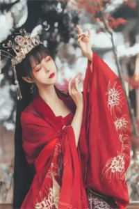 重披铠甲，将军夫人她英姿飒爽
