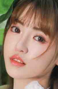 替嫁王妃重生后，不做团宠炮灰女配