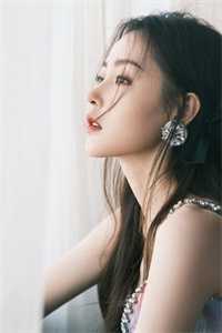 穿越以后，我娶了美艳宗主当老婆