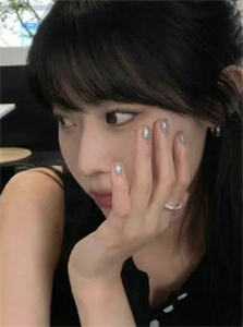 成全未婚妻和白月光后，他们只幸福了一天